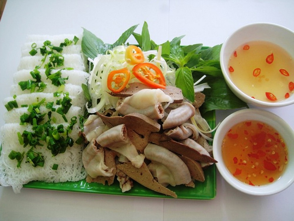 Banh hoi long heo phu yen mon ngon khong the bo qua khi den phu yen 01 1636735565