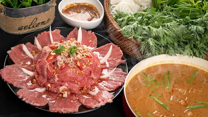 Lẩu bò mắm ruốc